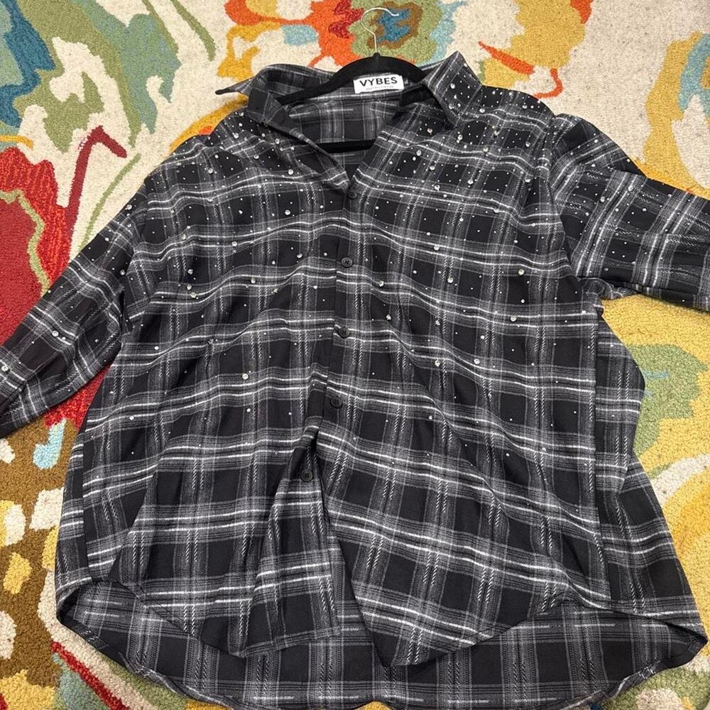Vybes black white plaid